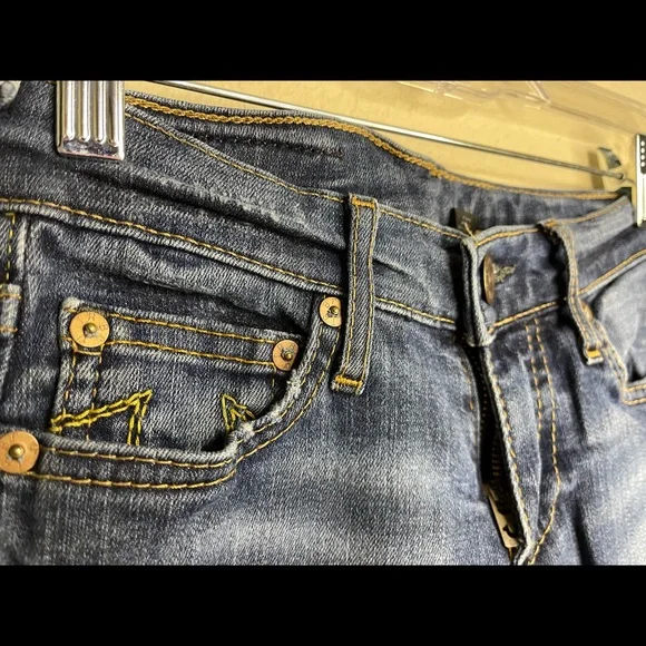 Women’s True Religion Jeans - Picture 3 of 7